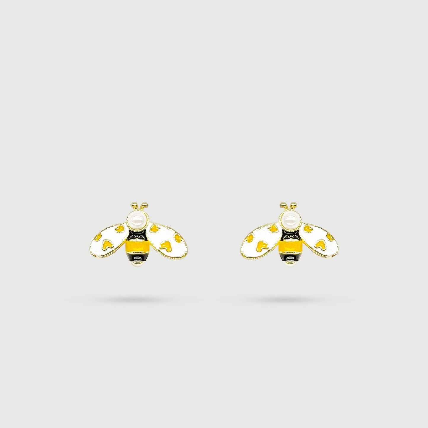 Bee earrings with hearts