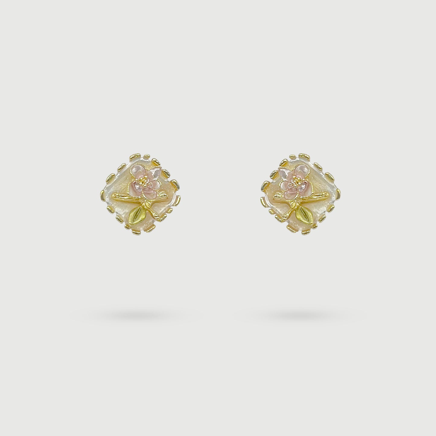 Boucles d'oreilles fleur rose