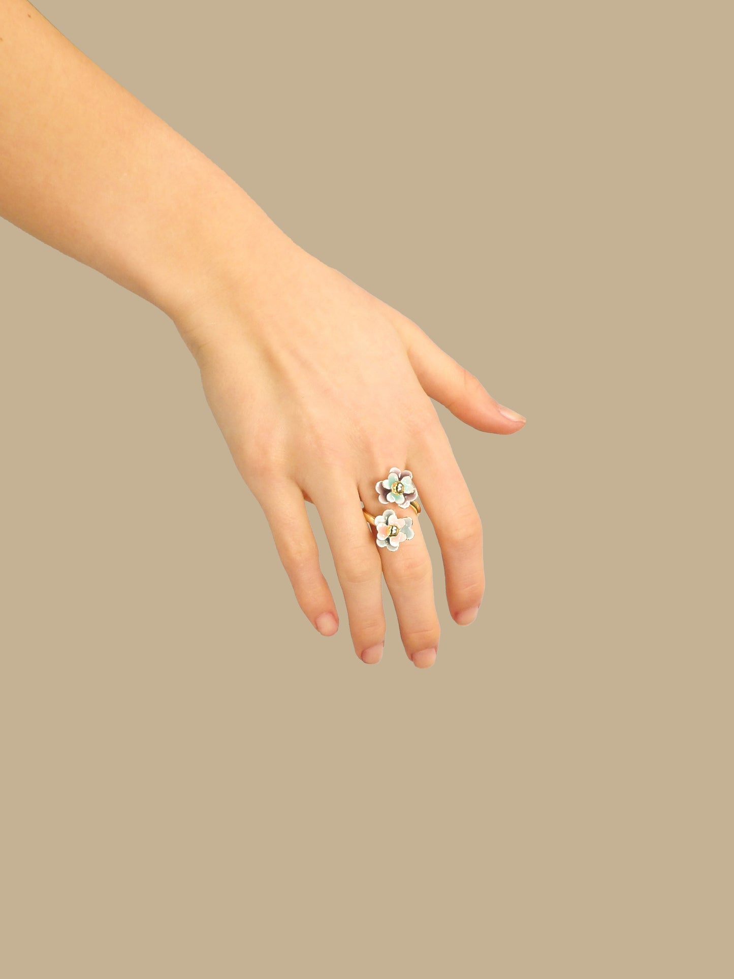 Bague ajustable deux fleurs Viola bleues et roses