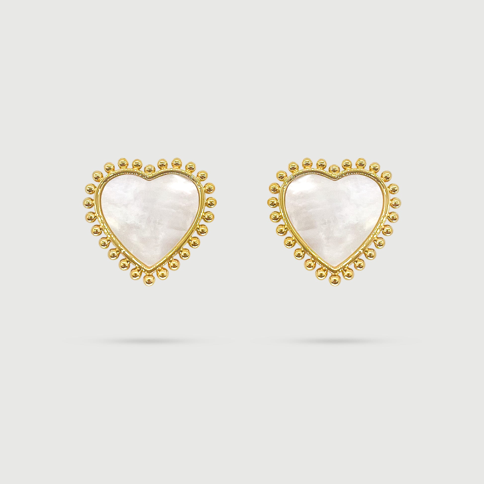 Boucles d’oreilles cœur Canini avec cercle engrenage, laiton doré et nacre, cadeau femme ou mère, bijoux élégants et uniques