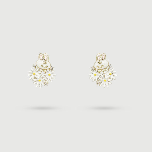 Boucles d'oreilles lapin blanc avec petite marguerite