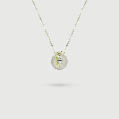 Collier panda affamé avec bambou