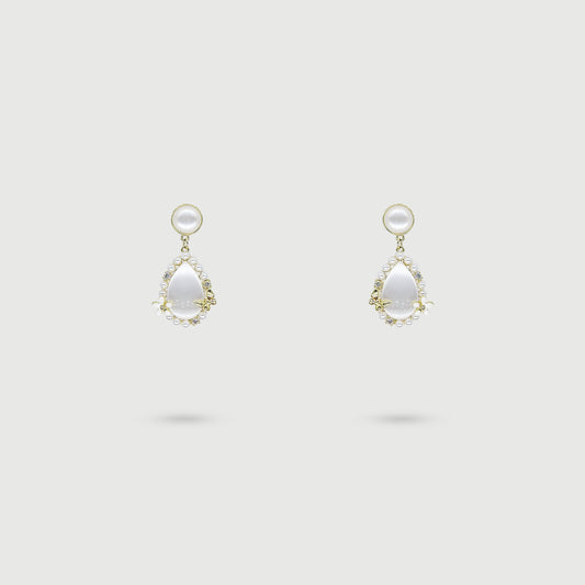 Boucles d'oreilles papillon et fleur avec perle et pierres blanches