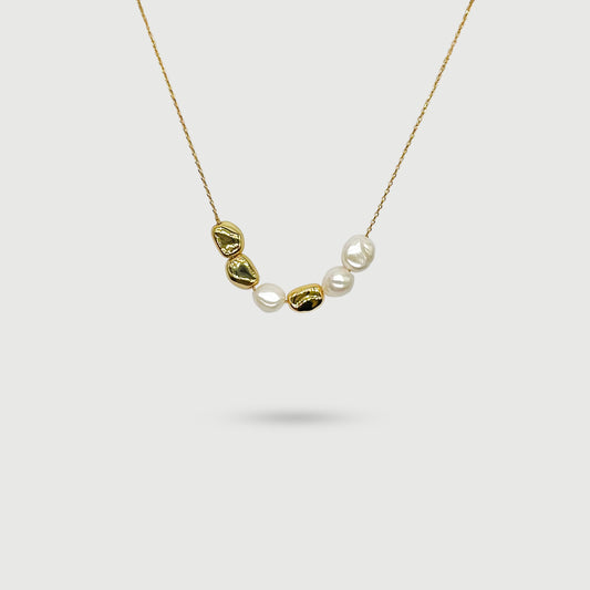 Collier trois perles et trois grains dorés