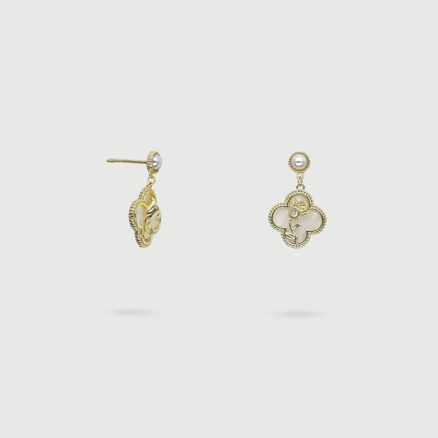 Boucles d'oreilles roses dorées en trèfle de la nacre