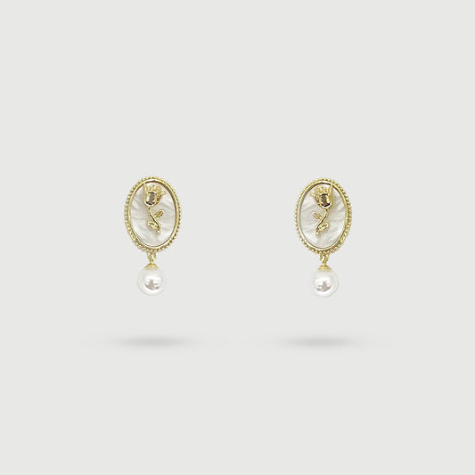 Boucles d'oreilles roses dorées avec nacre ovale