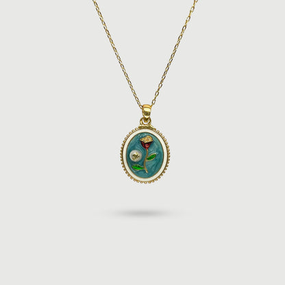 Collier rose rouge en relief avec perle