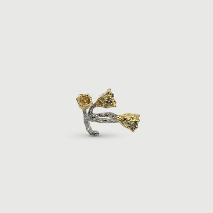 Bague ajustable quatre roses dorées avec vignes en argent